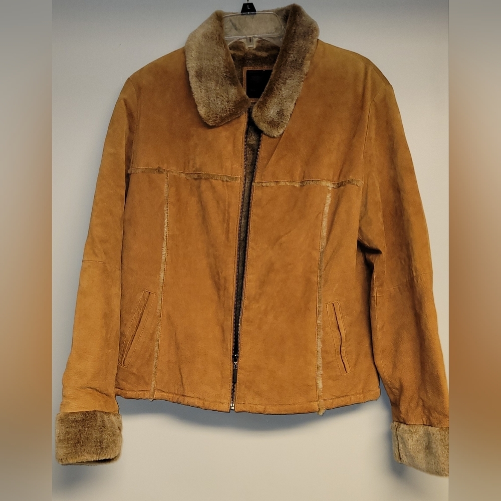 DONA Michi women's Tan suede leather coat with faux fur lining.  Sz. Xlarge